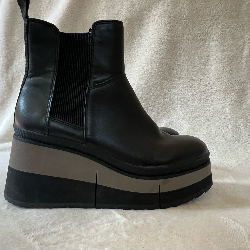 Naked Feet Black Platform Ankle Boots Leather EUC 6.5